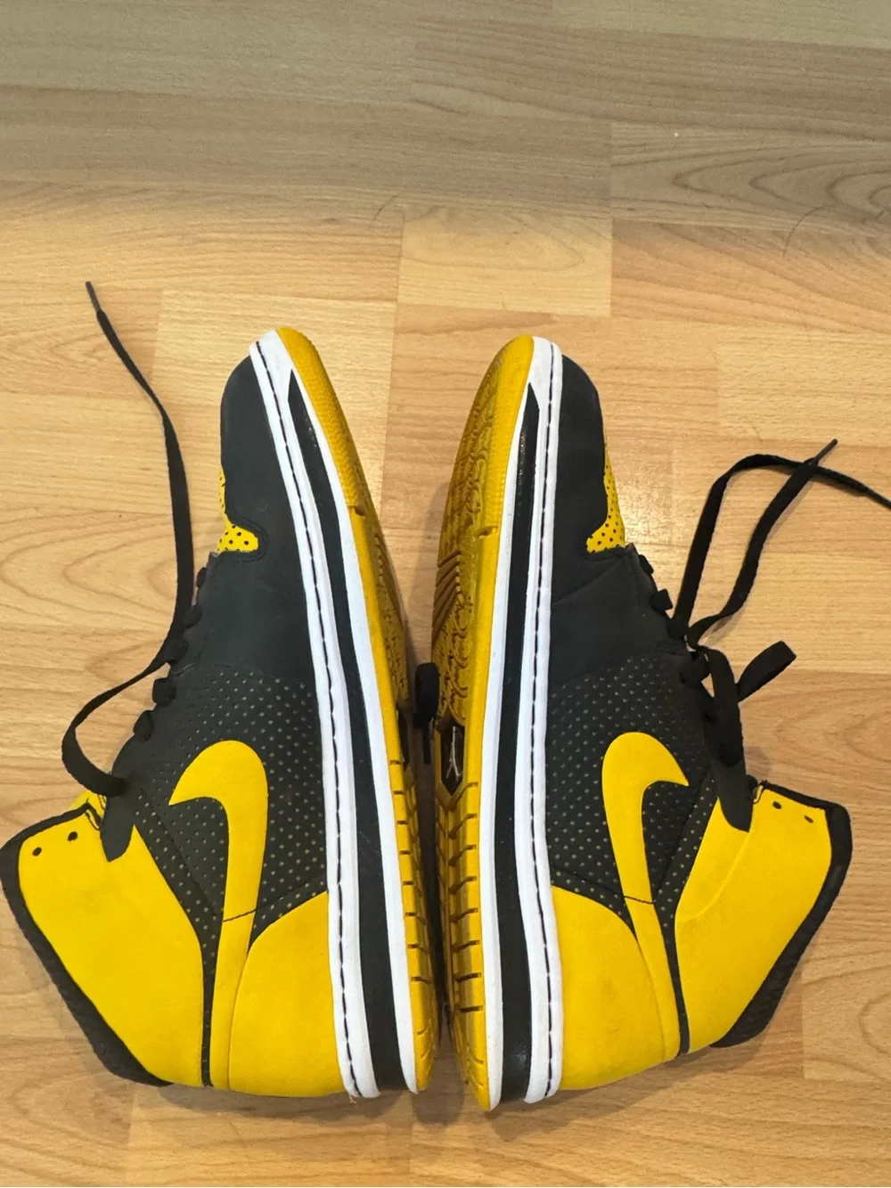Nike Air Jordan 1 Alpha Yellow White Black